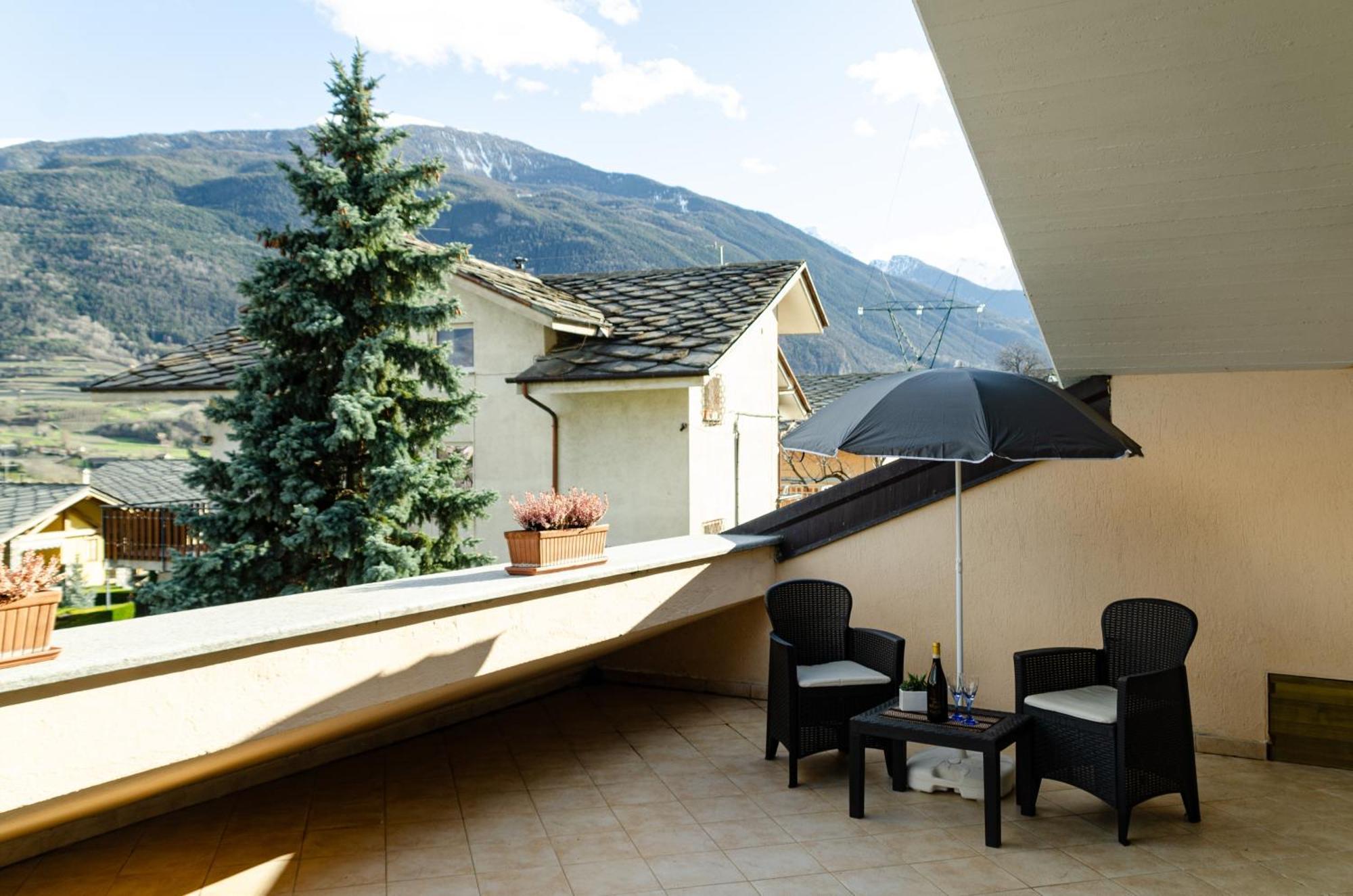Sarre Skyline Apartment - Relax In Valle D'Aosta Ngoại thất bức ảnh