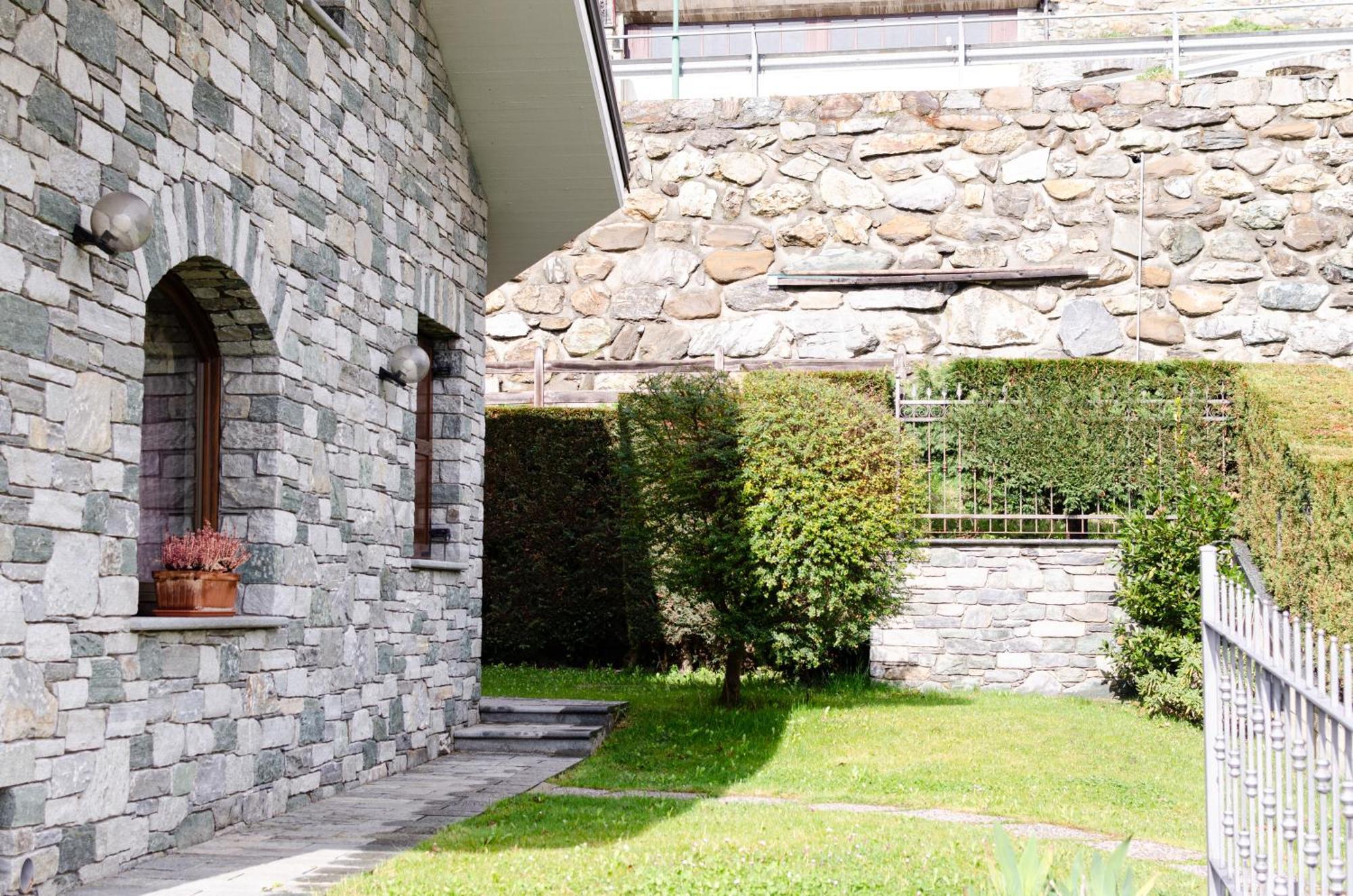 Sarre Skyline Apartment - Relax In Valle D'Aosta Ngoại thất bức ảnh